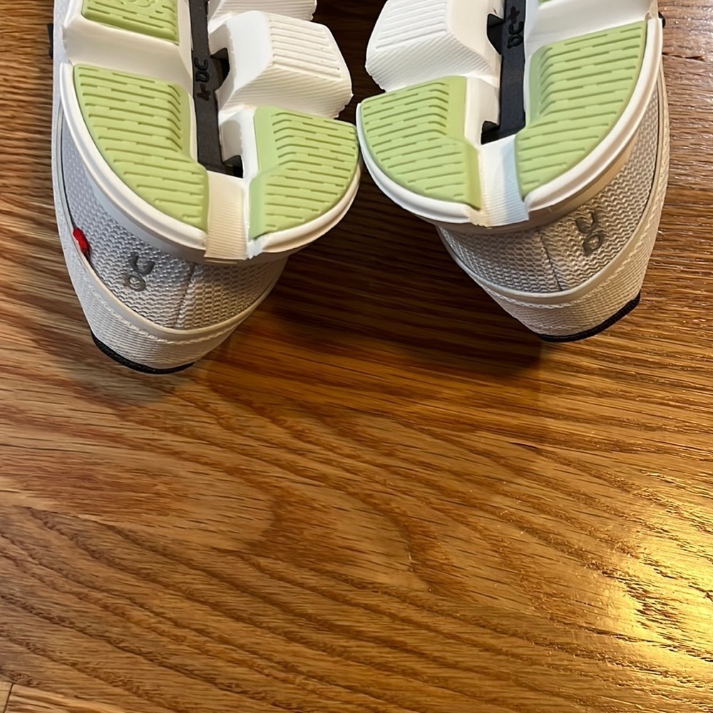 ON Cloud 5 Push Running Shoes in White/Oasis NWT Size 9.5 - Picture 10 of 14